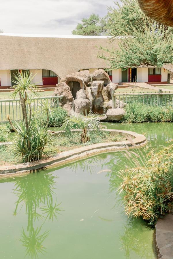 Okahandja Country Hotel Exterior photo